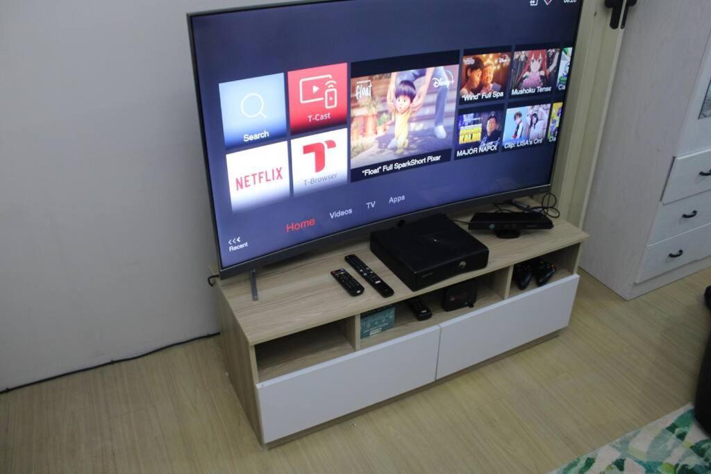 Huge A2J Executive Luxury 1Br Suite Near Abs Cbn, Gma Манила Экстерьер фото