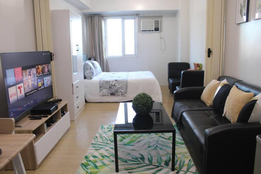 Huge A2J Executive Luxury 1Br Suite Near Abs Cbn, Gma Манила Экстерьер фото