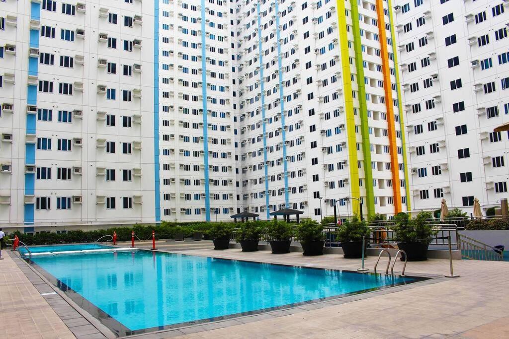 Huge A2J Executive Luxury 1Br Suite Near Abs Cbn, Gma Манила Экстерьер фото