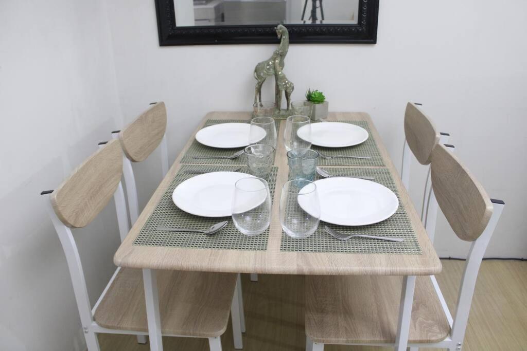 Huge A2J Executive Luxury 1Br Suite Near Abs Cbn, Gma Манила Экстерьер фото