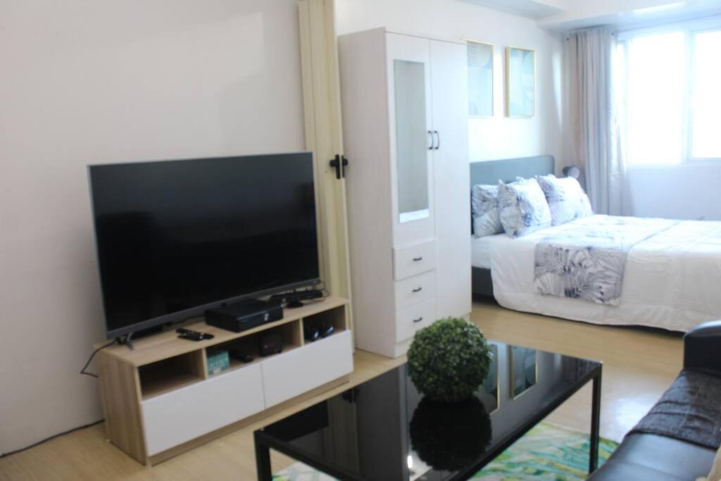Huge A2J Executive Luxury 1Br Suite Near Abs Cbn, Gma Манила Экстерьер фото