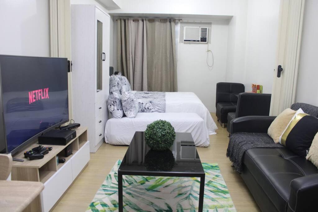 Huge A2J Executive Luxury 1Br Suite Near Abs Cbn, Gma Манила Экстерьер фото