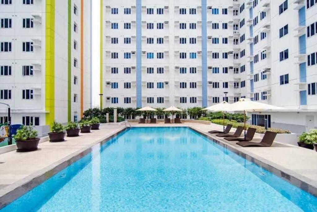 Huge A2J Executive Luxury 1Br Suite Near Abs Cbn, Gma Манила Экстерьер фото